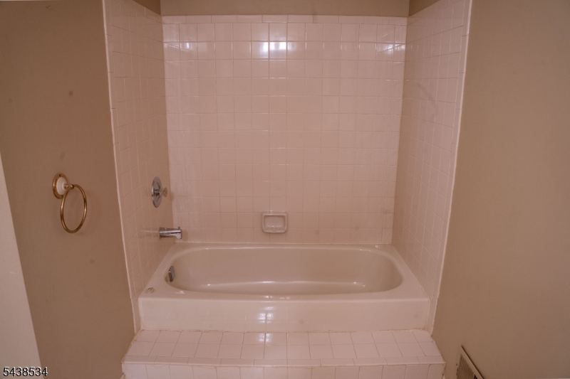 4 Delaware Ln Property Photo 24