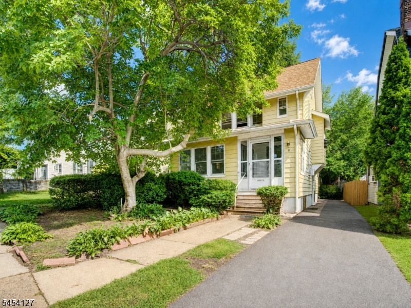 8 Whitman Ave Property Photo 2