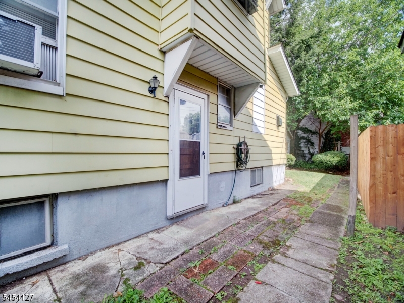 8 Whitman Ave Property Photo 3