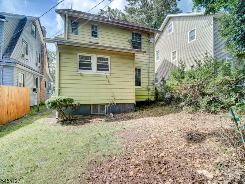 8 Whitman Ave Property Photo 5