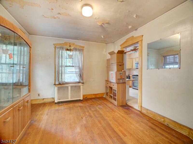 8 Whitman Ave Property Photo 9