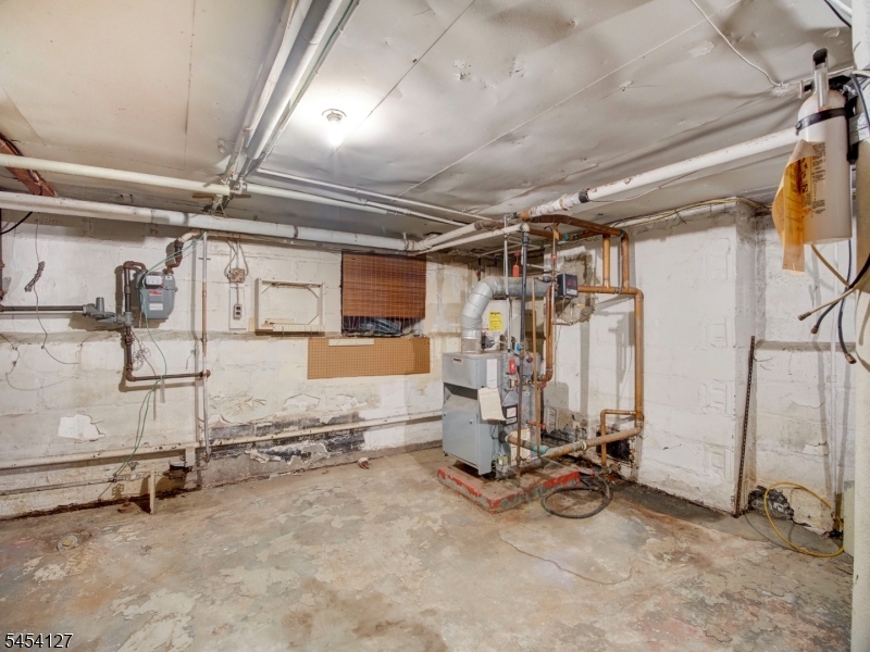8 Whitman Ave Property Photo 16