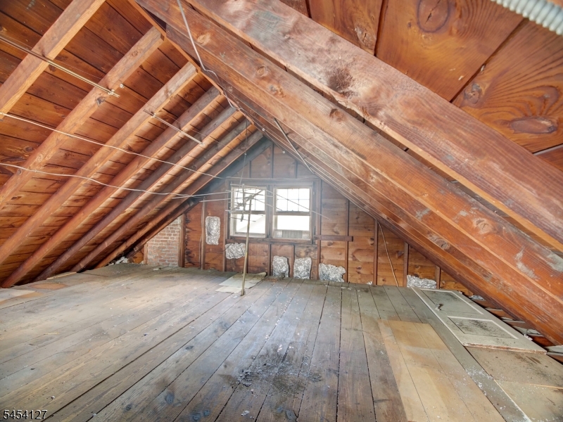 8 Whitman Ave Property Photo 23