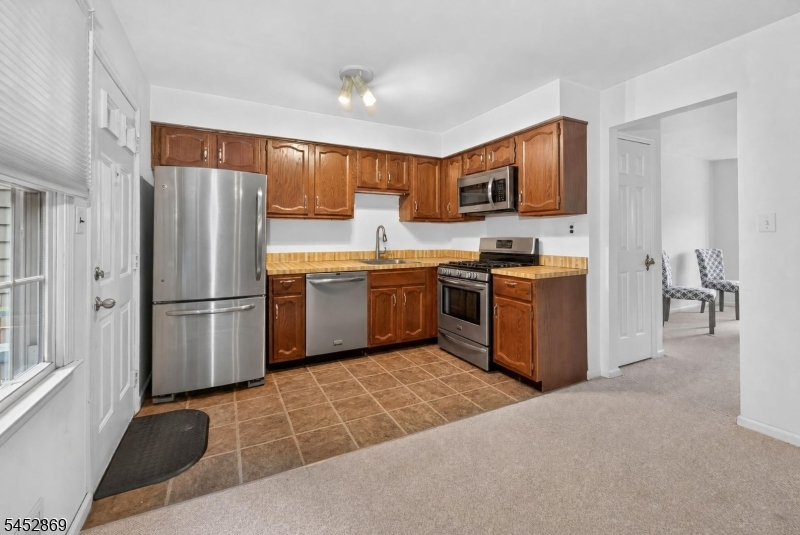 52 Adams Ct Property Photo 6
