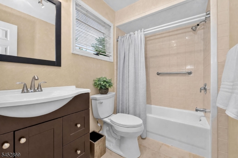 52 Adams Ct Property Photo 11