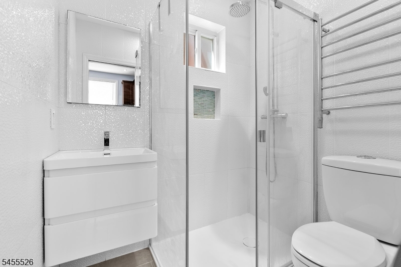 307 Henry St 2 Property Photo 7