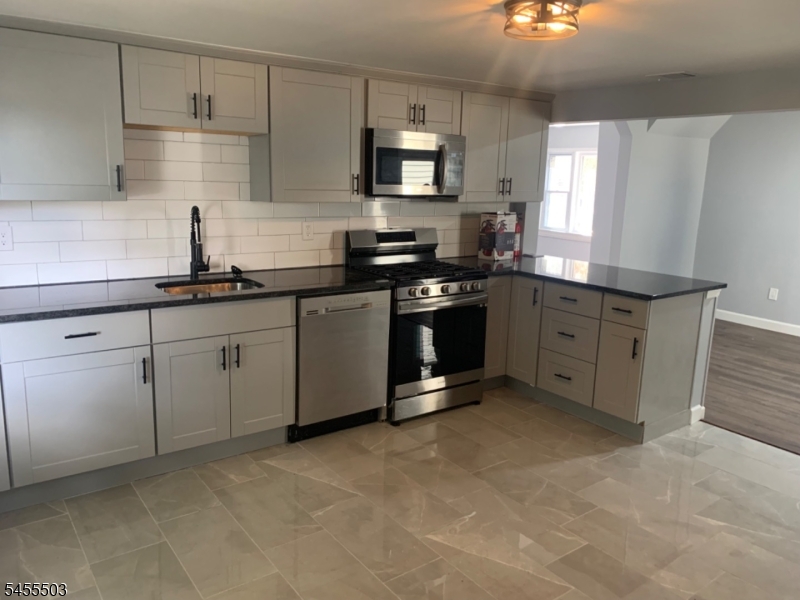 198 William St Property Photo 2