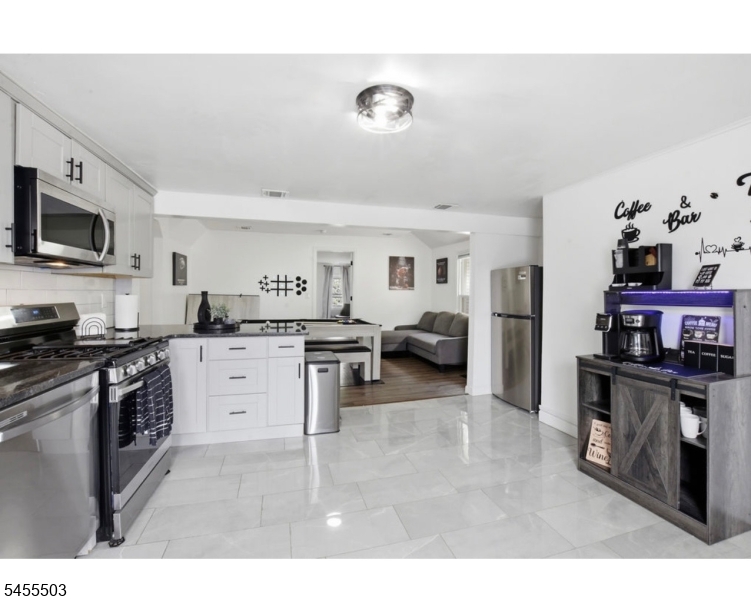 198 William St Property Photo 16