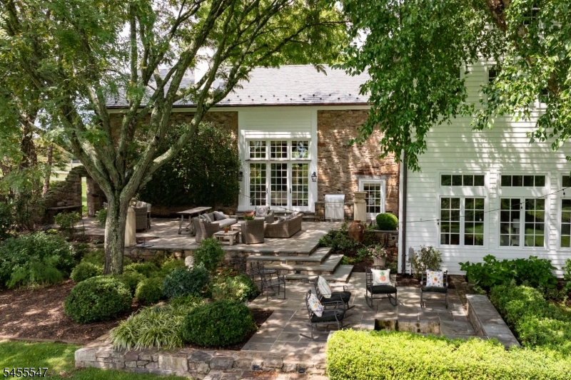 152 Harbourton Woodsville Property Photo 4