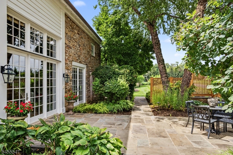 152 Harbourton Woodsville Property Photo 7