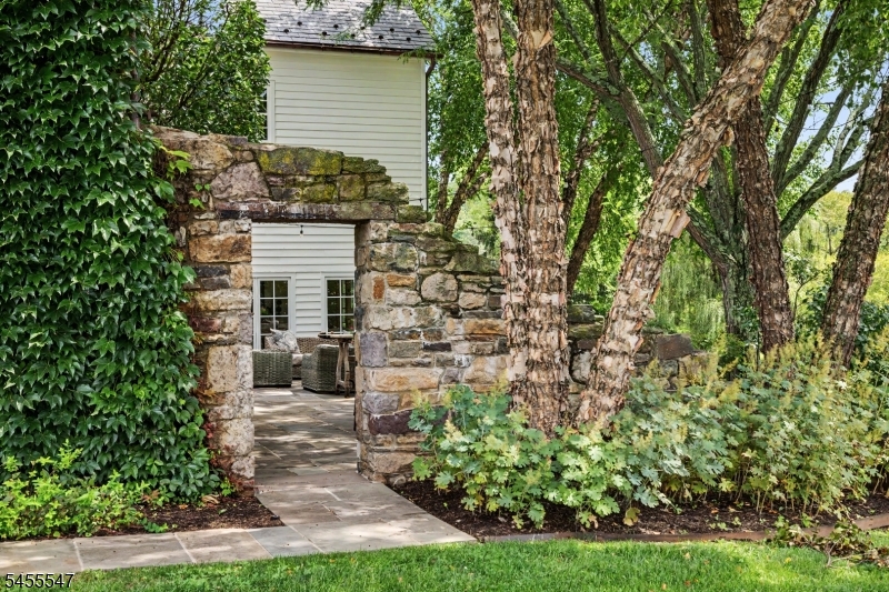 152 Harbourton Woodsville Property Photo 32