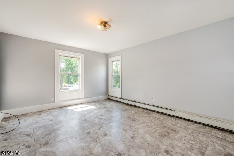 1125 E Front St Property Photo 23