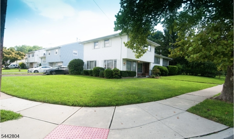 1 Country Club Ln Property Photo 2