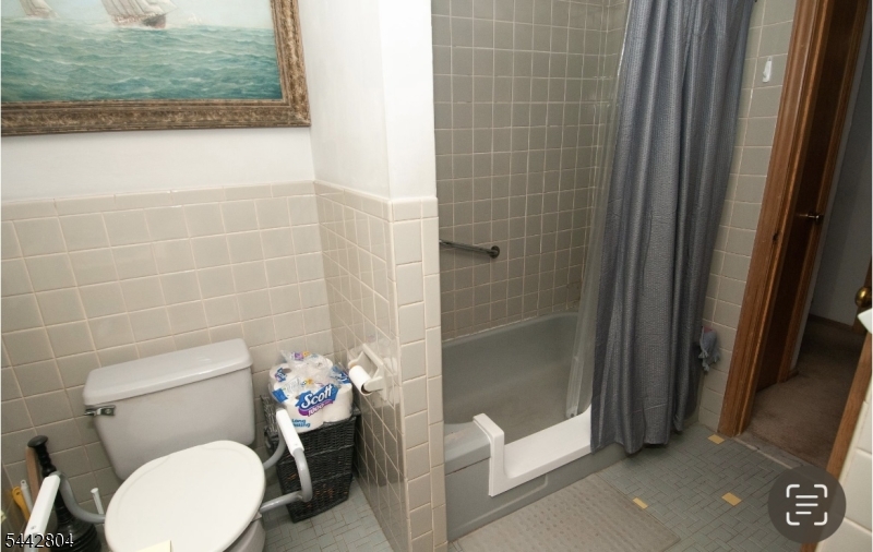 1 Country Club Ln Property Photo 21