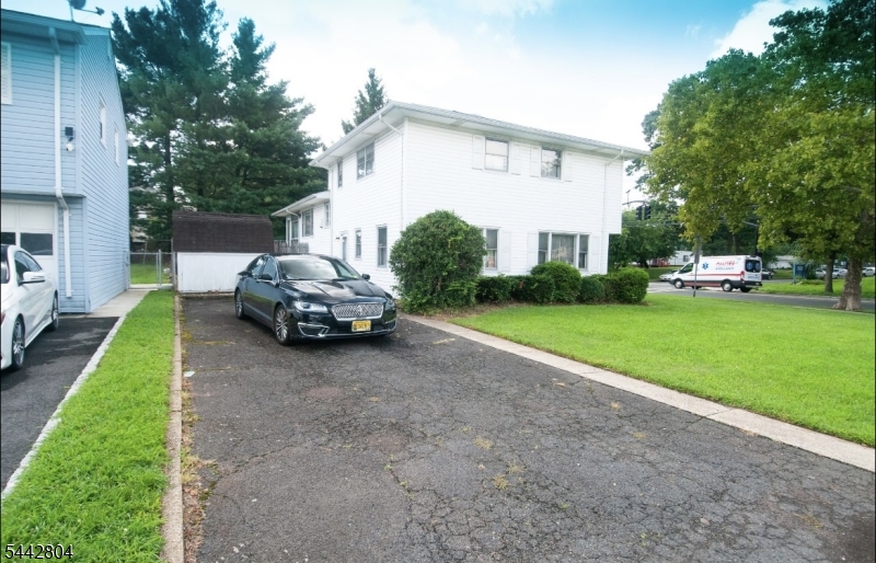 1 Country Club Ln Property Photo 25