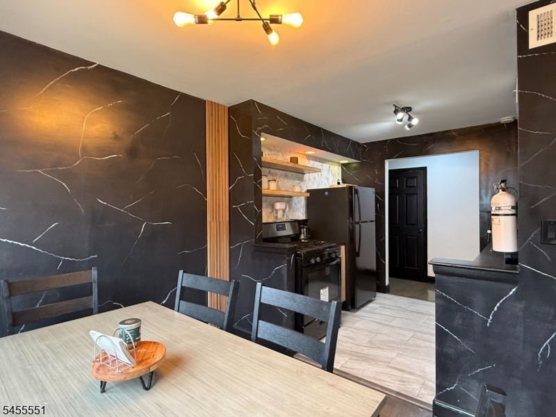1300 Rock Avel2 Property Photo 5