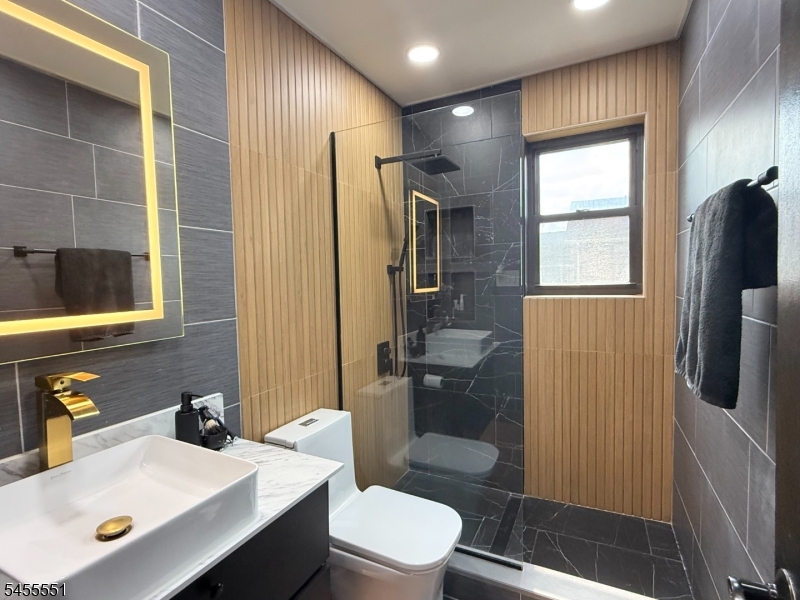 1300 Rock Avel2 Property Photo 22