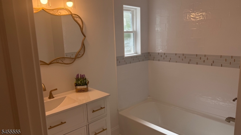 502 W Broad St Property Photo 13