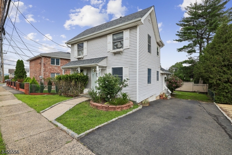 163 Stevens Ave Property Photo 2