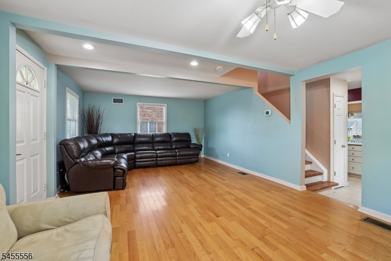 163 Stevens Ave Property Photo 13