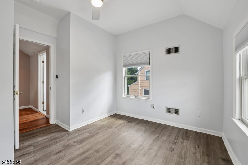 163 Stevens Ave Property Photo 19