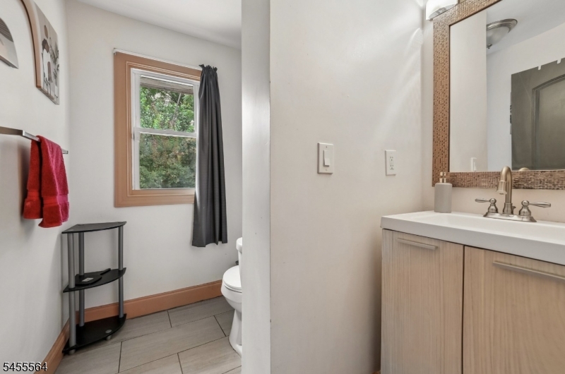 382 Amherst St Property Photo 12