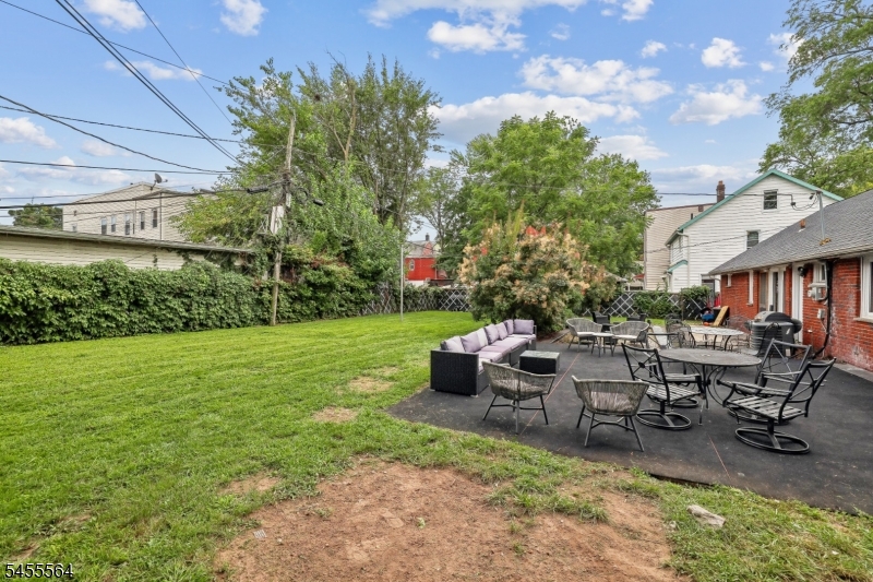 382 Amherst St Property Photo 21
