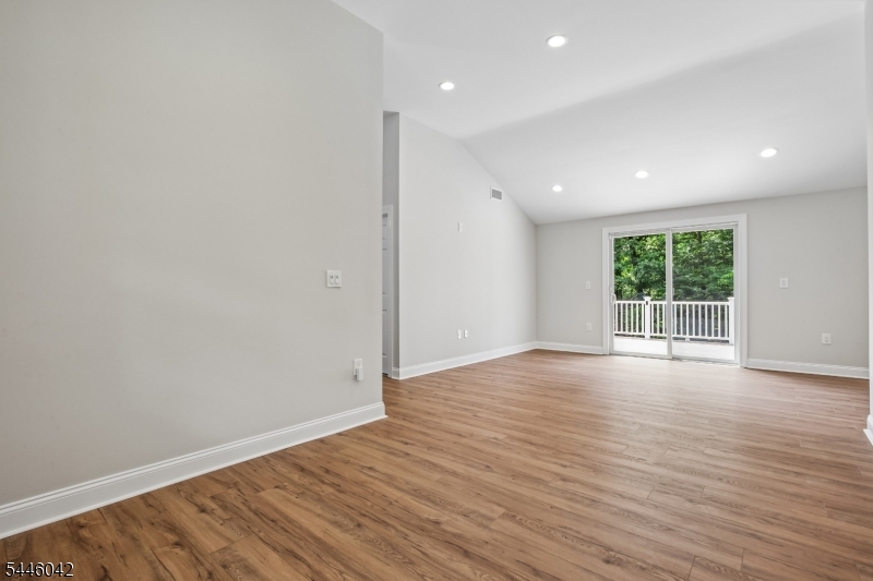 20 Hilltop Rd Property Photo 3