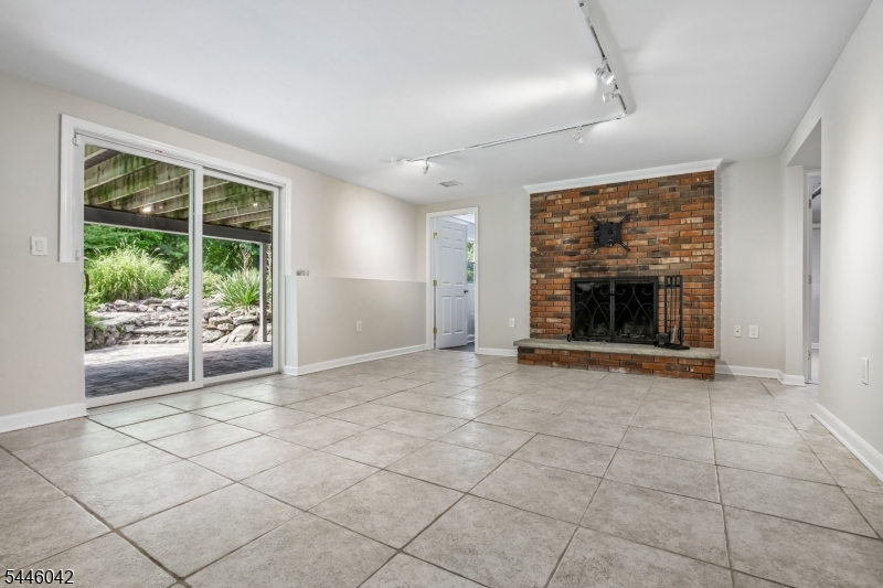 20 Hilltop Rd Property Photo 13
