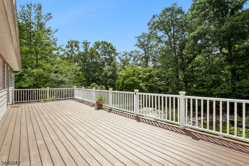 20 Hilltop Rd Property Photo 16