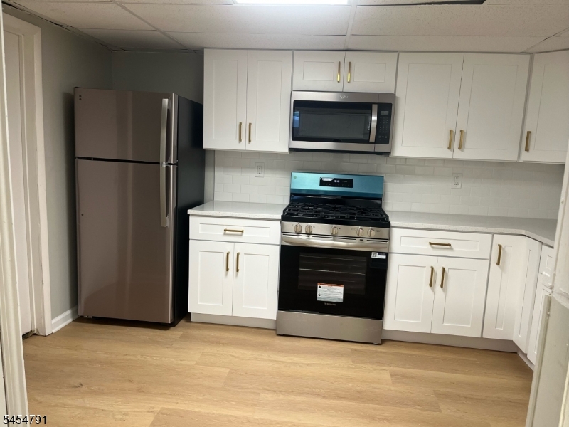 30 Maple Ave Property Photo 1