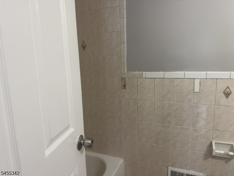 461 S 14th St Property Photo 5