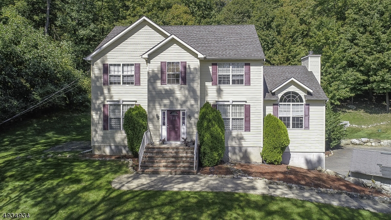 145 Mountain Lake Rd Property Photo 1