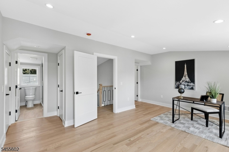 28 Pershing Ave Property Photo 38