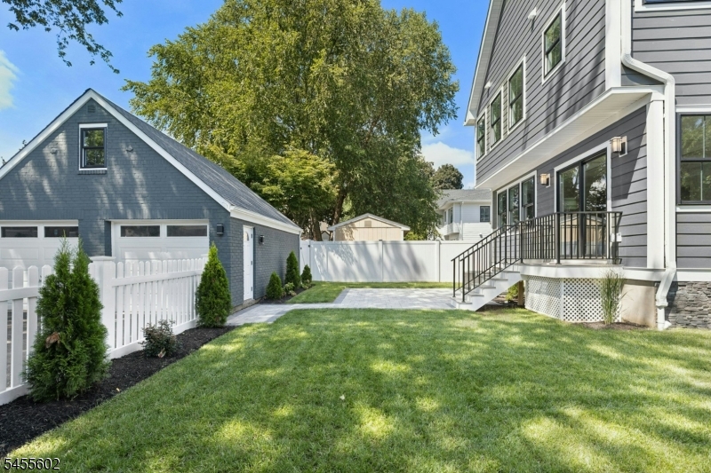 28 Pershing Ave Property Photo 47
