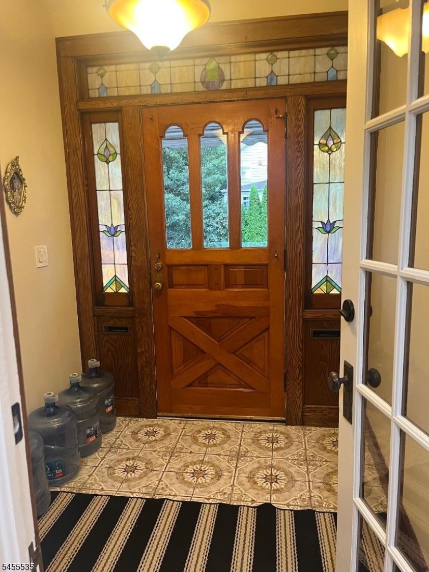 56 Seger Ave Property Photo 3