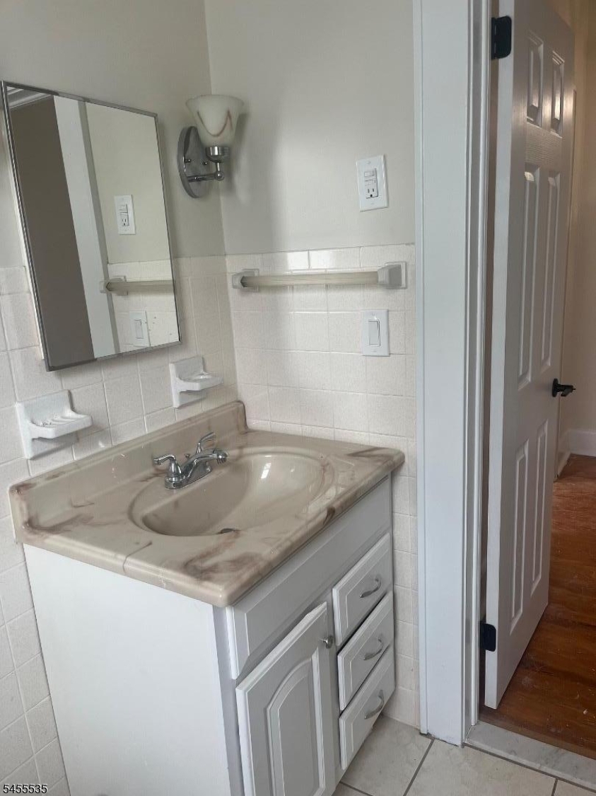 56 Seger Ave Property Photo 10