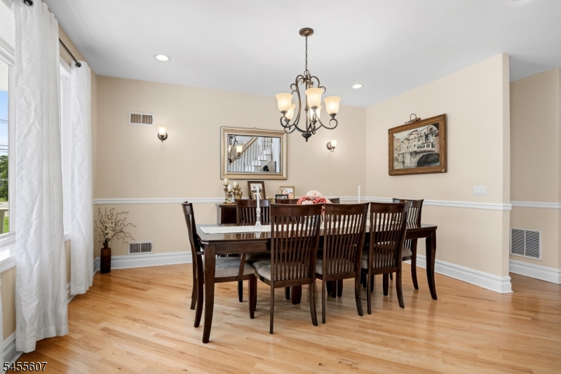 70 Farmingdale Rd Property Photo 18