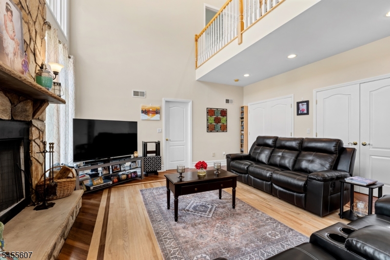 70 Farmingdale Rd Property Photo 21