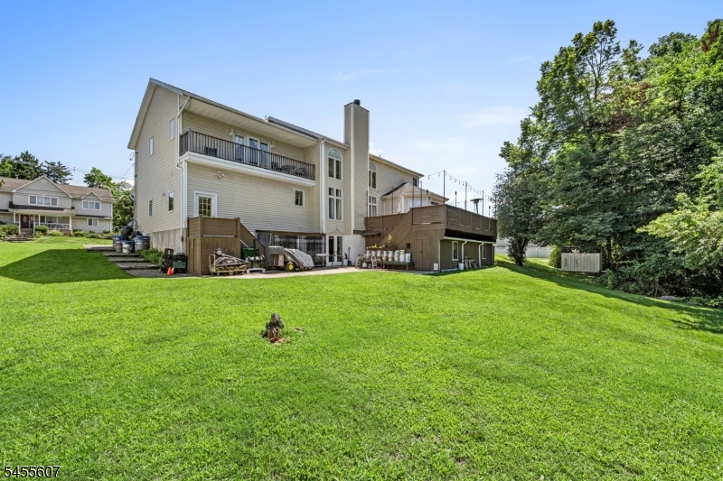 70 Farmingdale Rd Property Photo 39