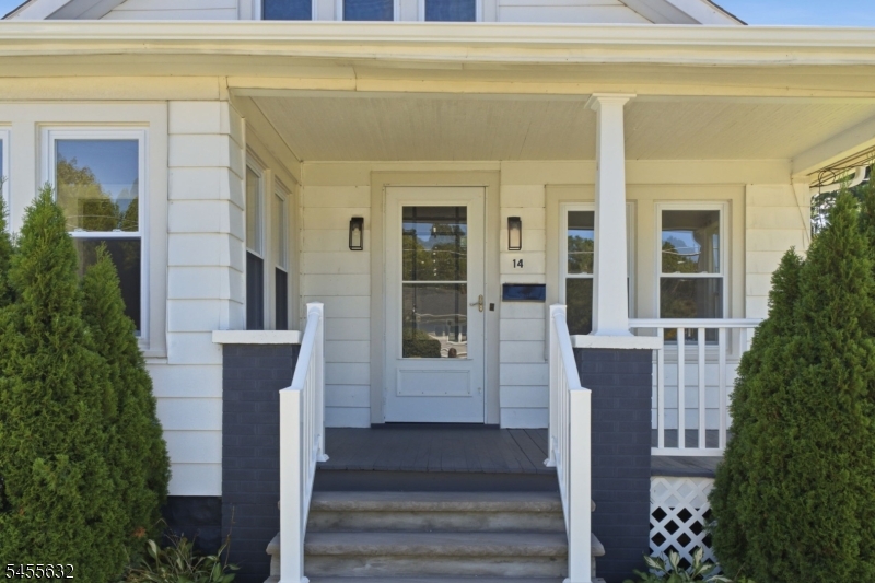 14 Meadow Ave Property Photo 4
