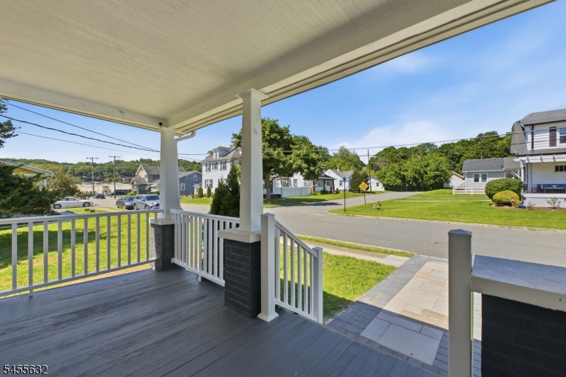 14 Meadow Ave Property Photo 5
