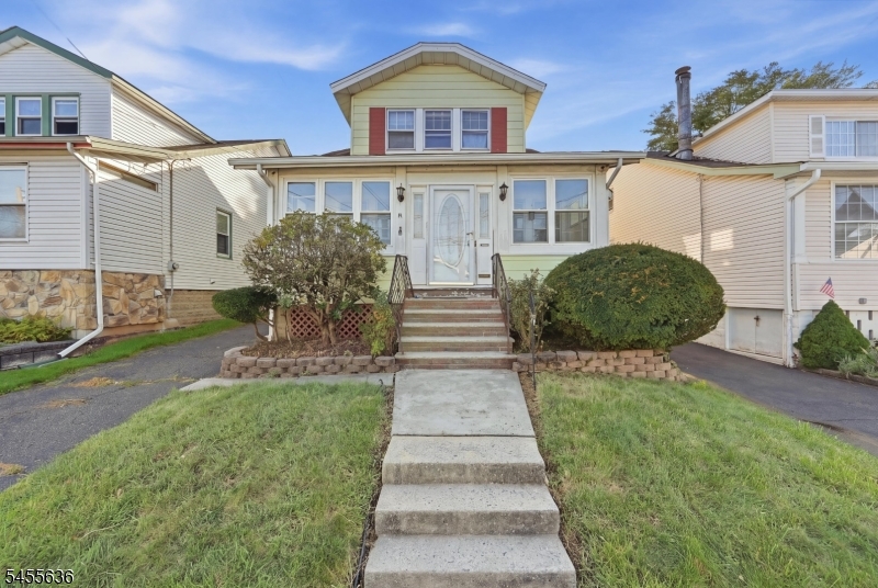 2138 Stecher Ave Property Photo 1