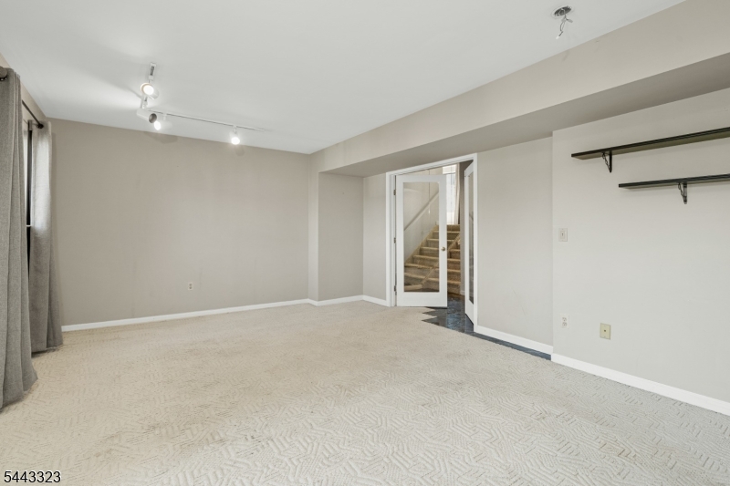 569 Dell Pl 69 Property Photo 14