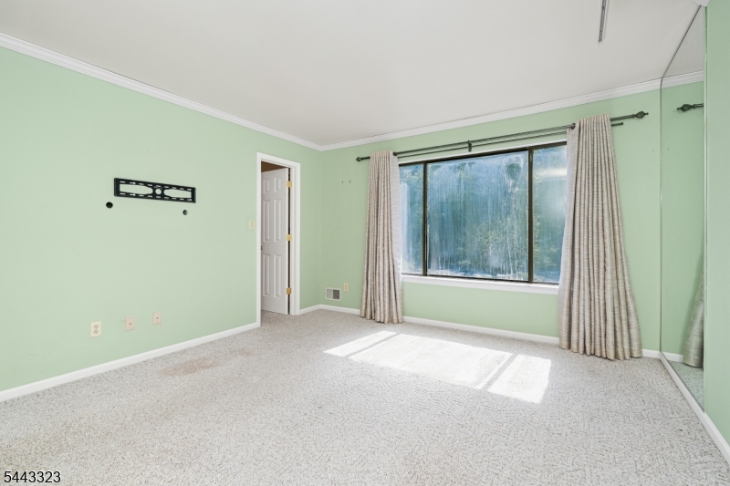 569 Dell Pl 69 Property Photo 15