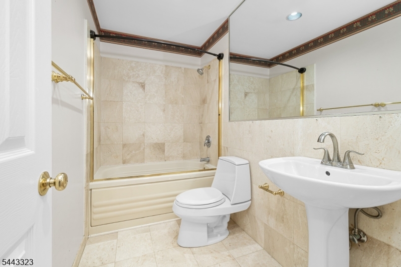 569 Dell Pl 69 Property Photo 20