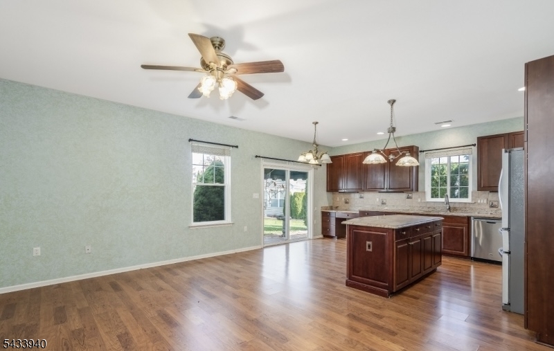 24 Stafford Ln Property Photo 9