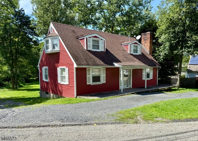12 Shady Ln Property Photo 1