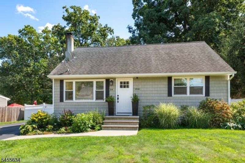 34 Mckinley Pl Property Photo 1