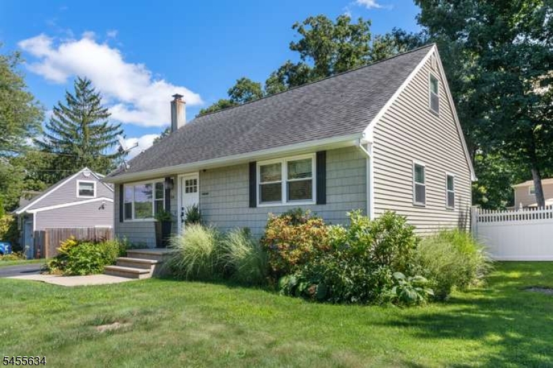 34 Mckinley Pl Property Photo 4